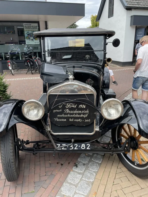 Ford Nederland honderd jaar